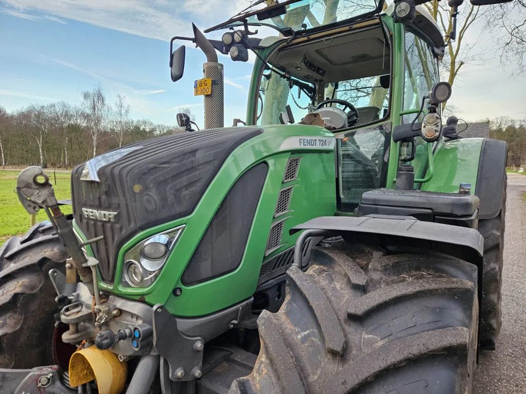 Fendt 724 scr Profi met te openen voorraam ( 718 720 722 )