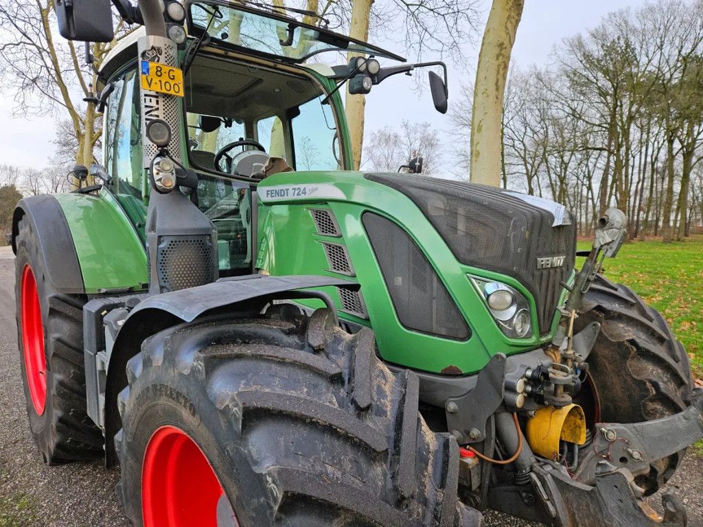 Fendt 724 scr Profi met te openen voorraam ( 718 720 722 )