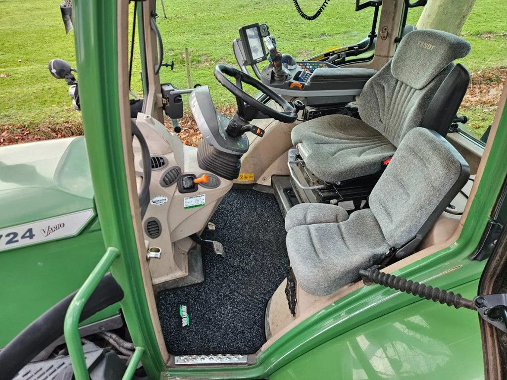 Fendt 724 scr Profi met te openen voorraam ( 718 720 722 )