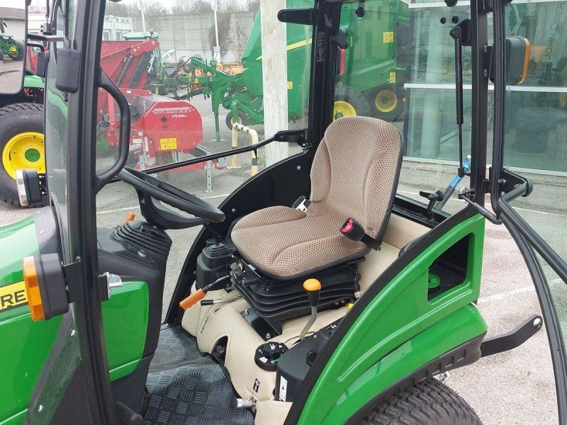 John Deere 1026R