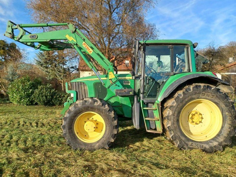 John Deere 6820