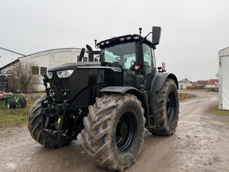 John Deere 6R 250 Black Desgin
