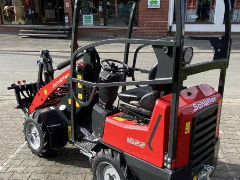 Schäffer 1622 Hoflader, sofort lieferbar, Ideal für Pferde und Hof!