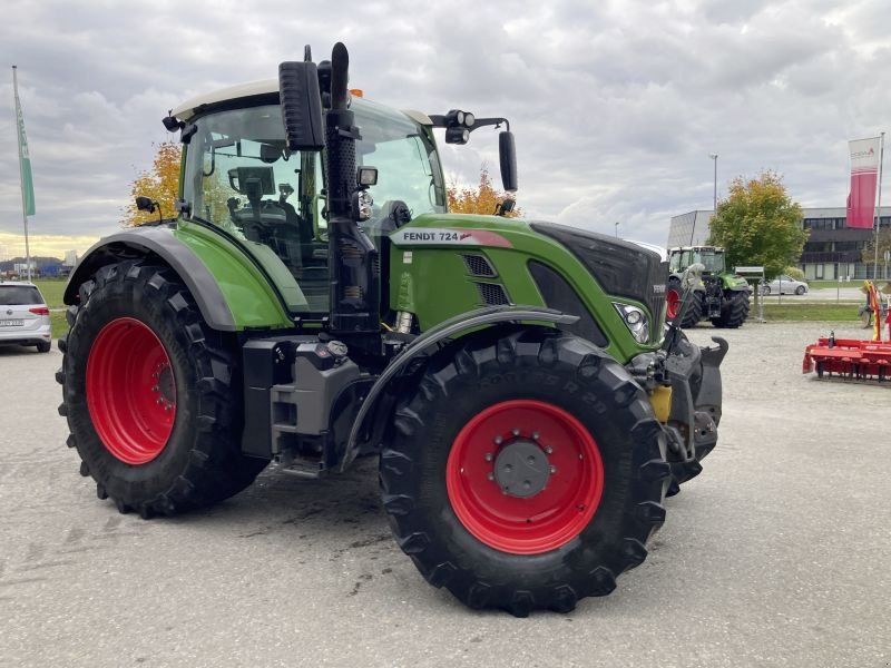Fendt 724 VARIO S4 PROFI PLUS