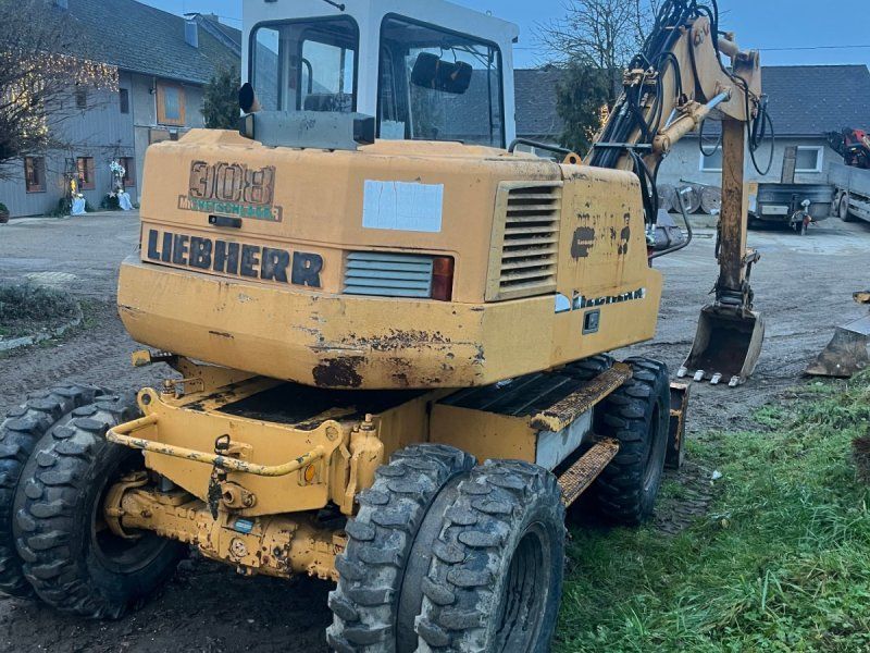 Liebherr A 308