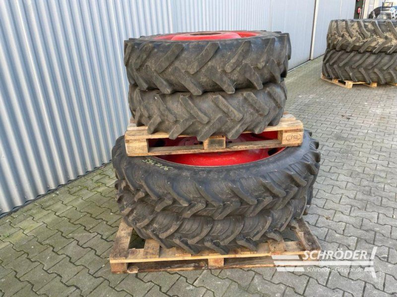 Fendt PFLEGEBEREIFUNG 270/95 R46 + 11.2 R28
