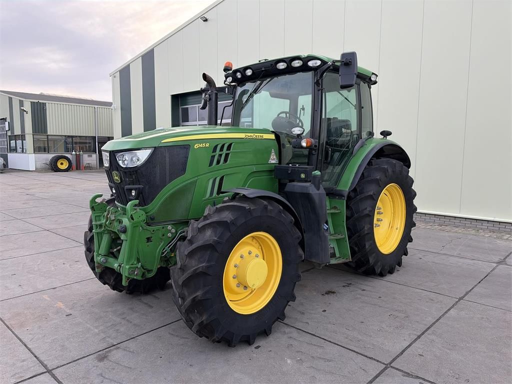 John Deere 6145R