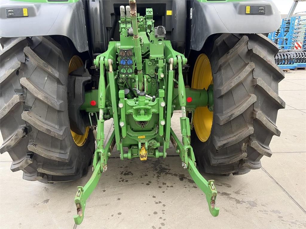 John Deere 6145R