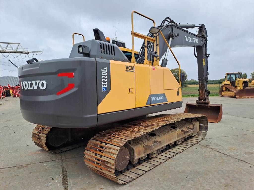 Volvo EC 220 EL (New Undercarriage)