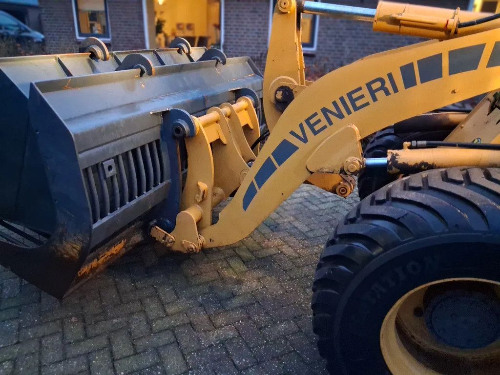 Venieri VF 7.63 shovel met lepels puinbak bak 35km
