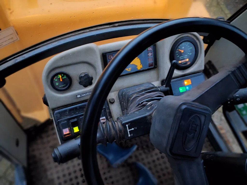 Venieri VF 7.63 shovel met lepels puinbak bak 35km