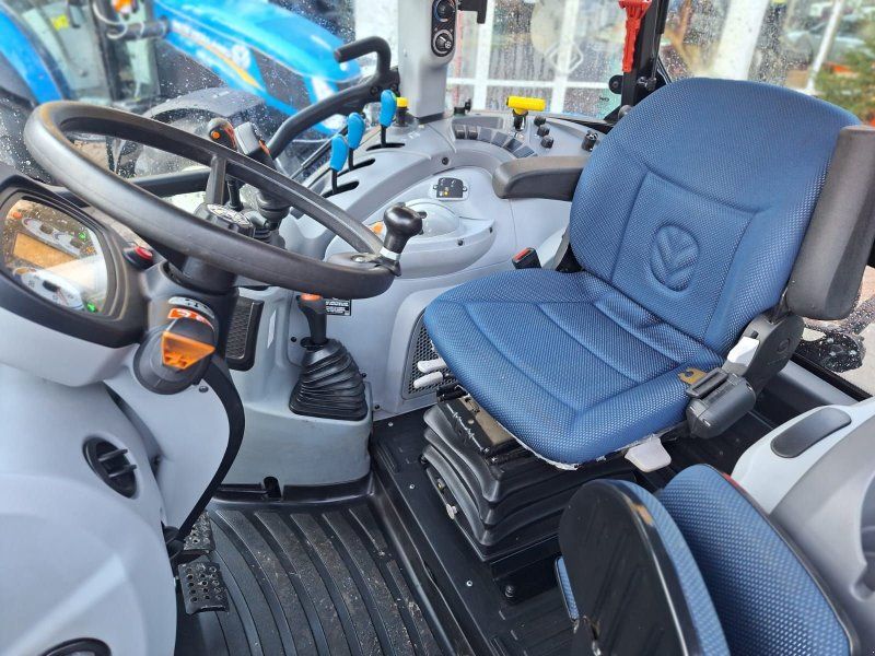 New Holland T 5.85
