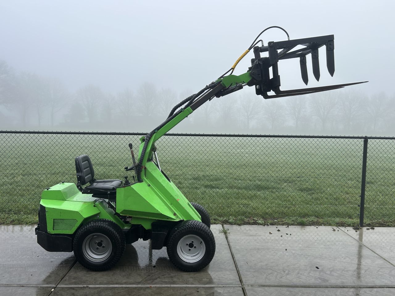 Avant multi shovel (MARGE)