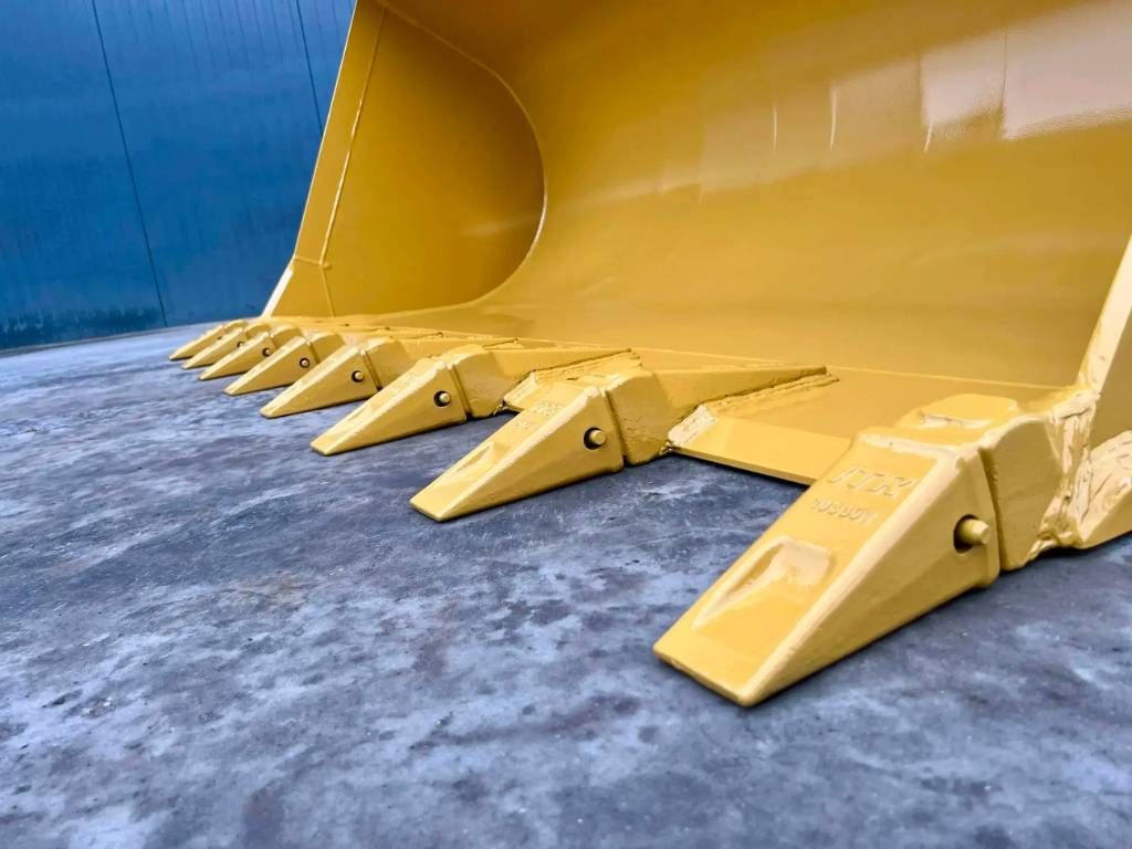 CAT 962M incl. teeth