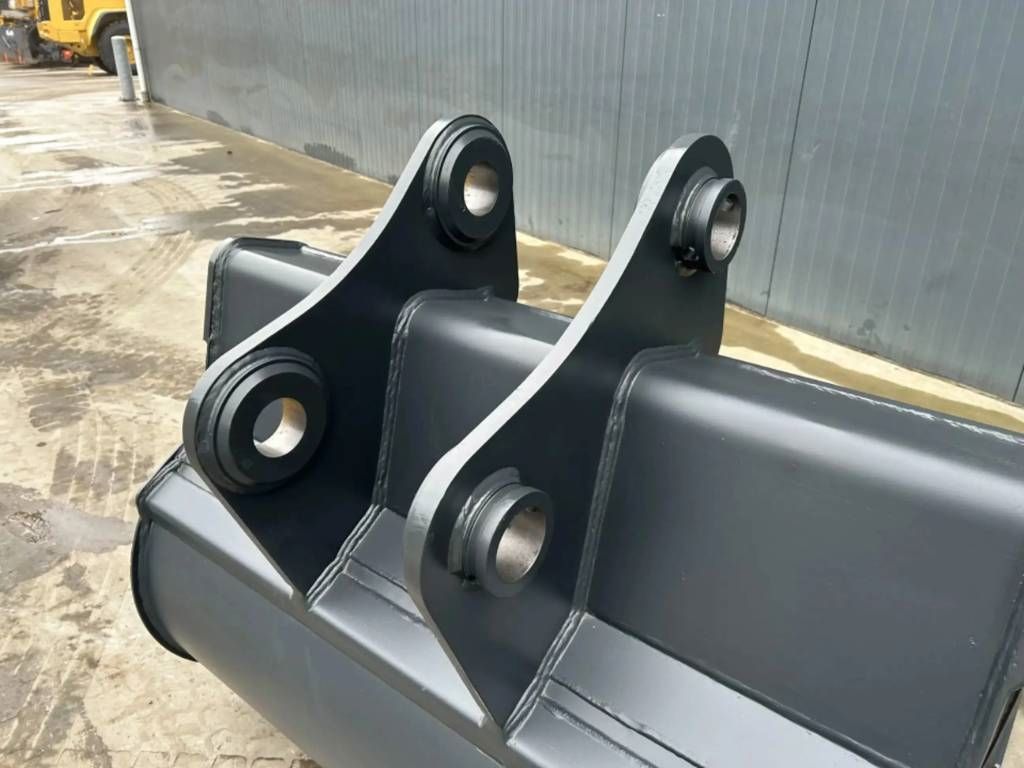 Hitachi ZX220 - 1.40m