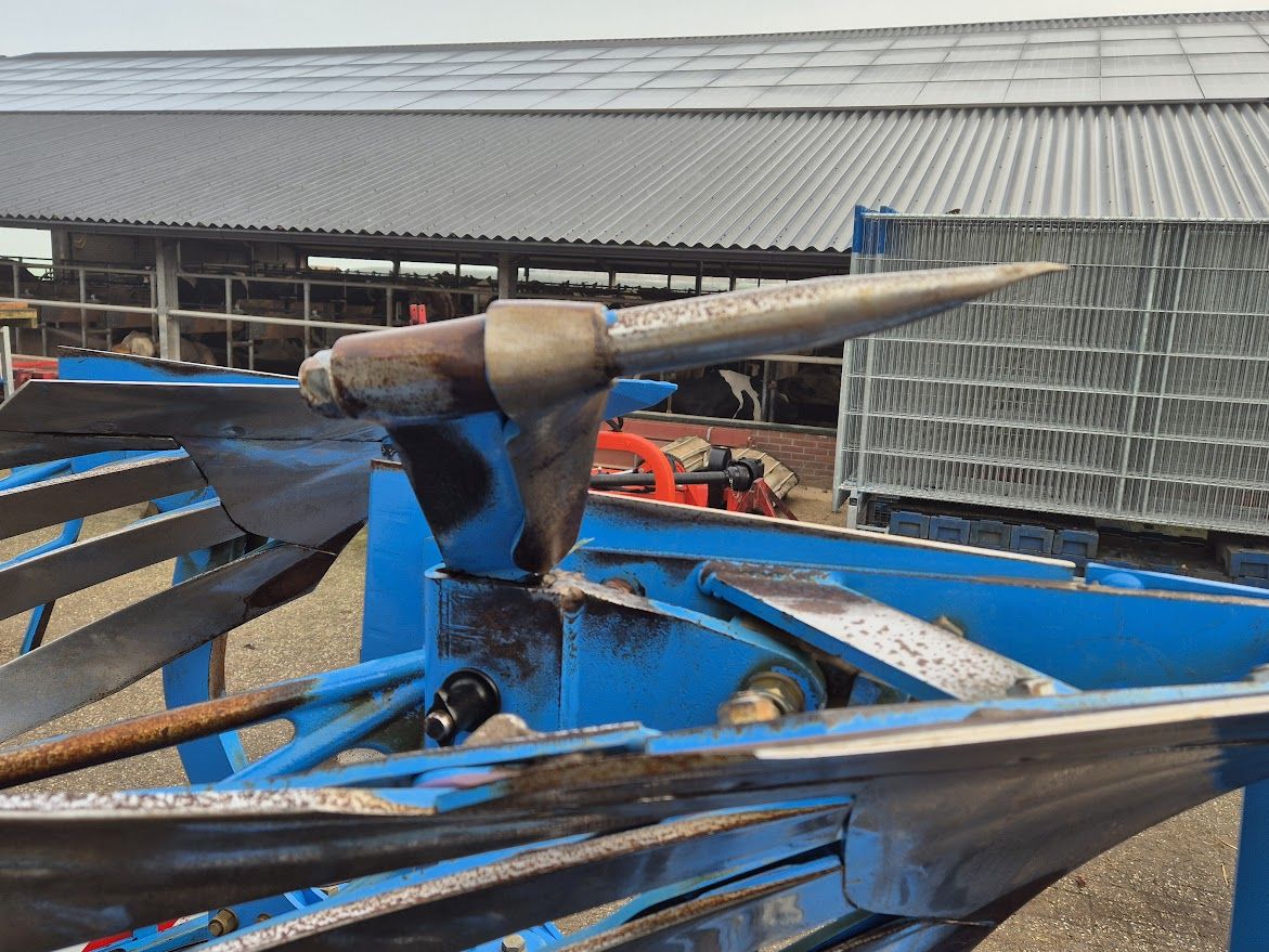 Lemken Juwel 7 V4 N100 4 schaar strokenrister ploeg bj2017