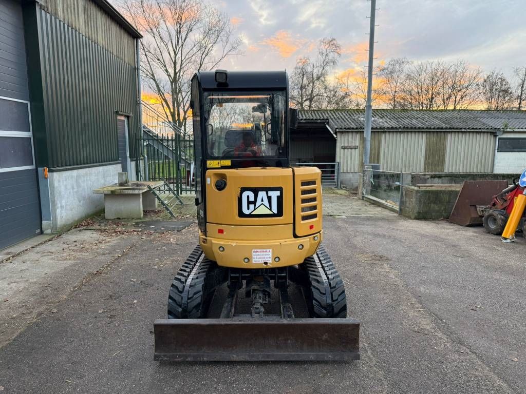 CAT 302.7 D CR
