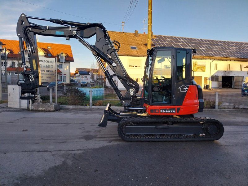 Eurocomach 95.2 TR 4 mit Verstellausleger u. Powertilt