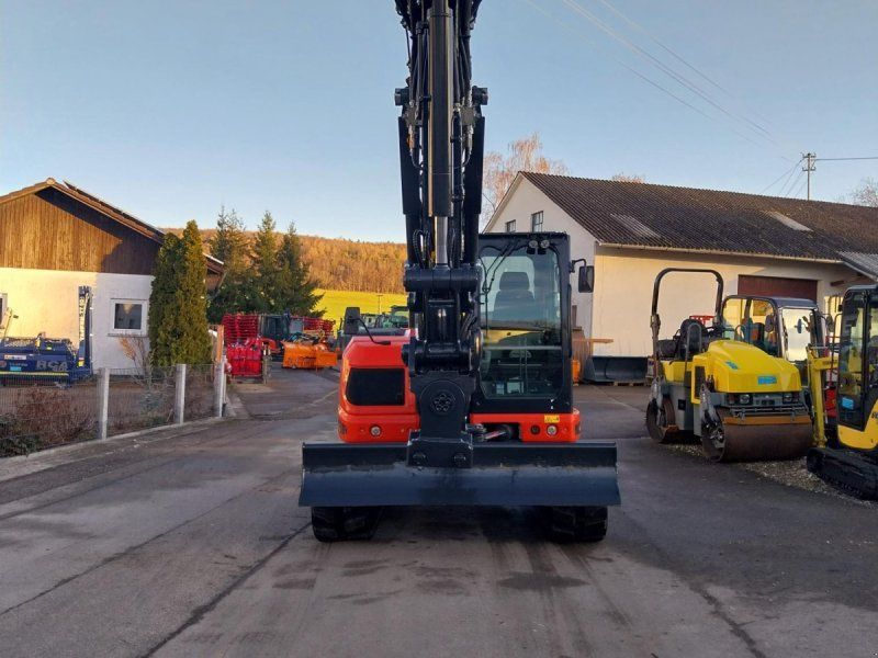 Eurocomach 95.2 TR 4 mit Verstellausleger u. Powertilt