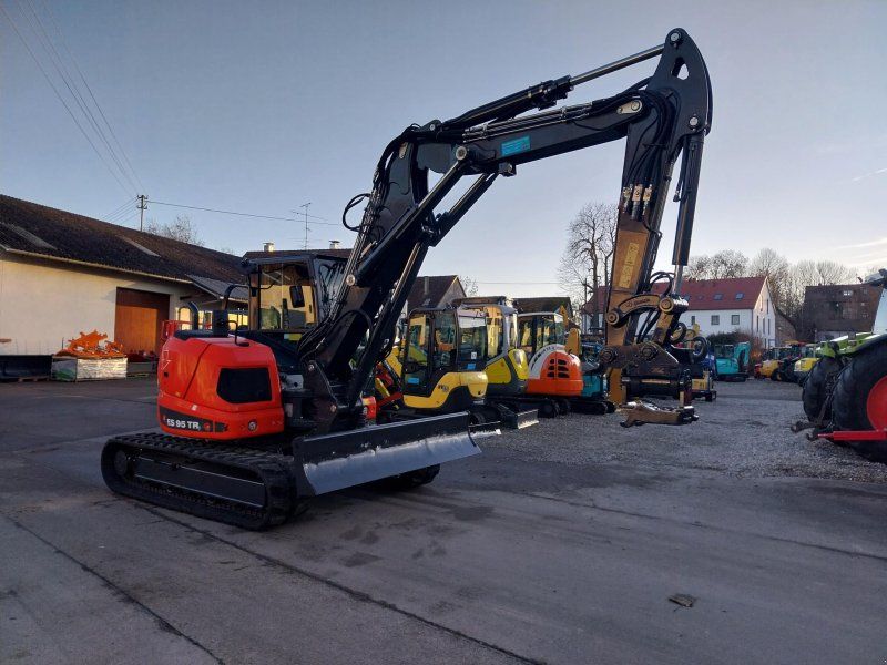 Eurocomach 95.2 TR 4 mit Verstellausleger u. Powertilt