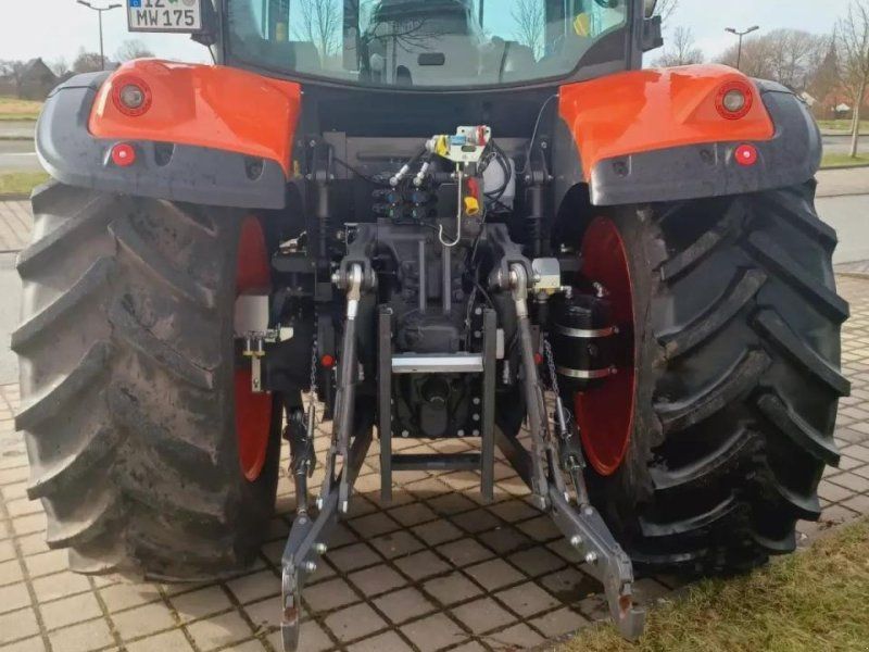 Kubota m6-122
