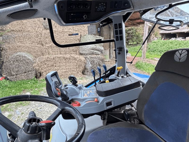 New Holland T5.120 DYNAMIC COMMAND