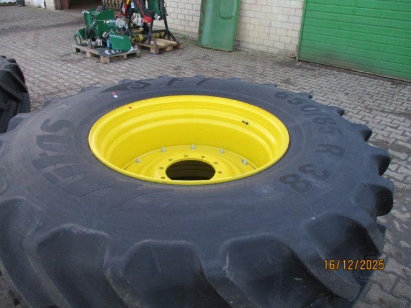 Continental 650/85R38  600/65R30