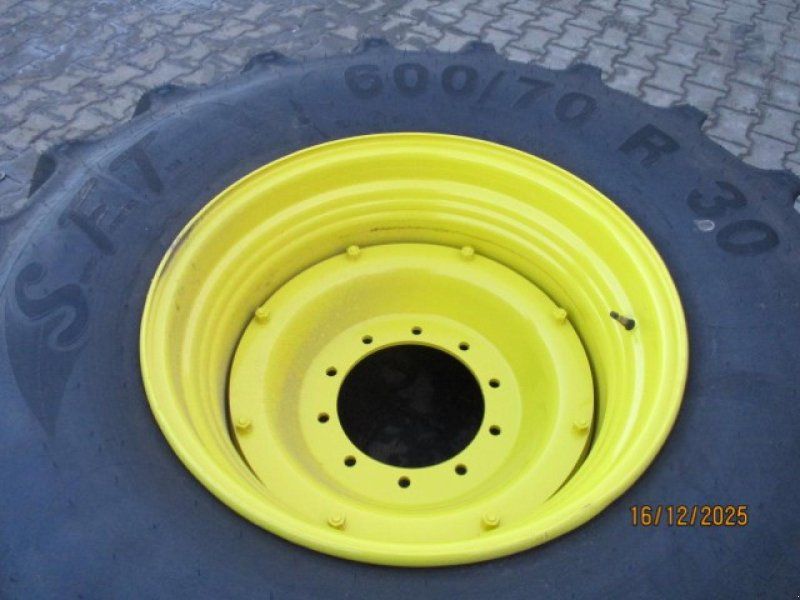 Continental 650/85R38  600/65R30