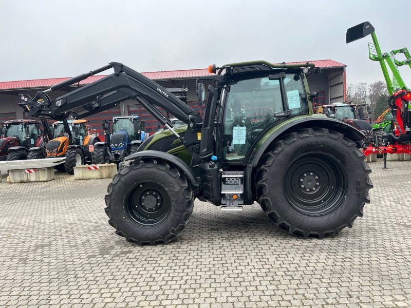 Valtra N175 D Forst mit FL
