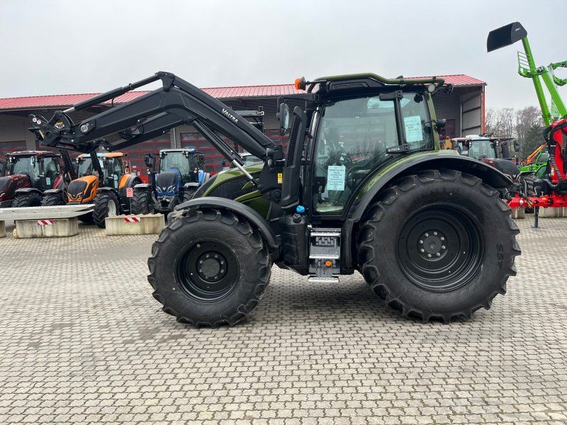 Valtra N175 D Forst mit FL