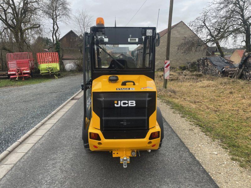 JCB 403 Agri Plus