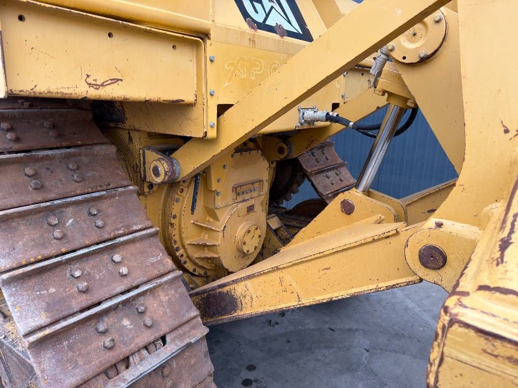 CAT D6T XL