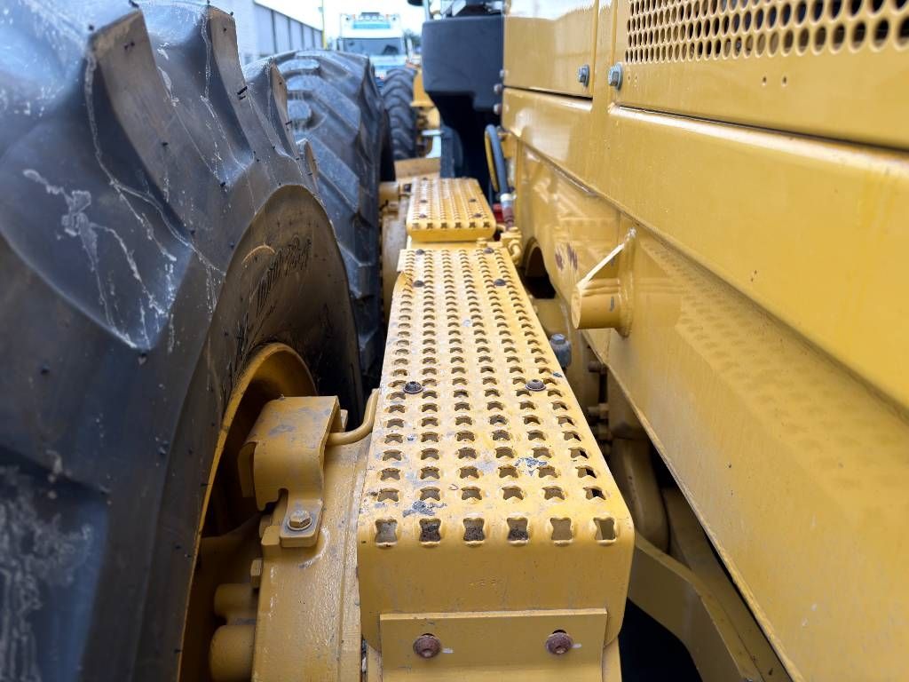 CAT 140M - LOW HOURS