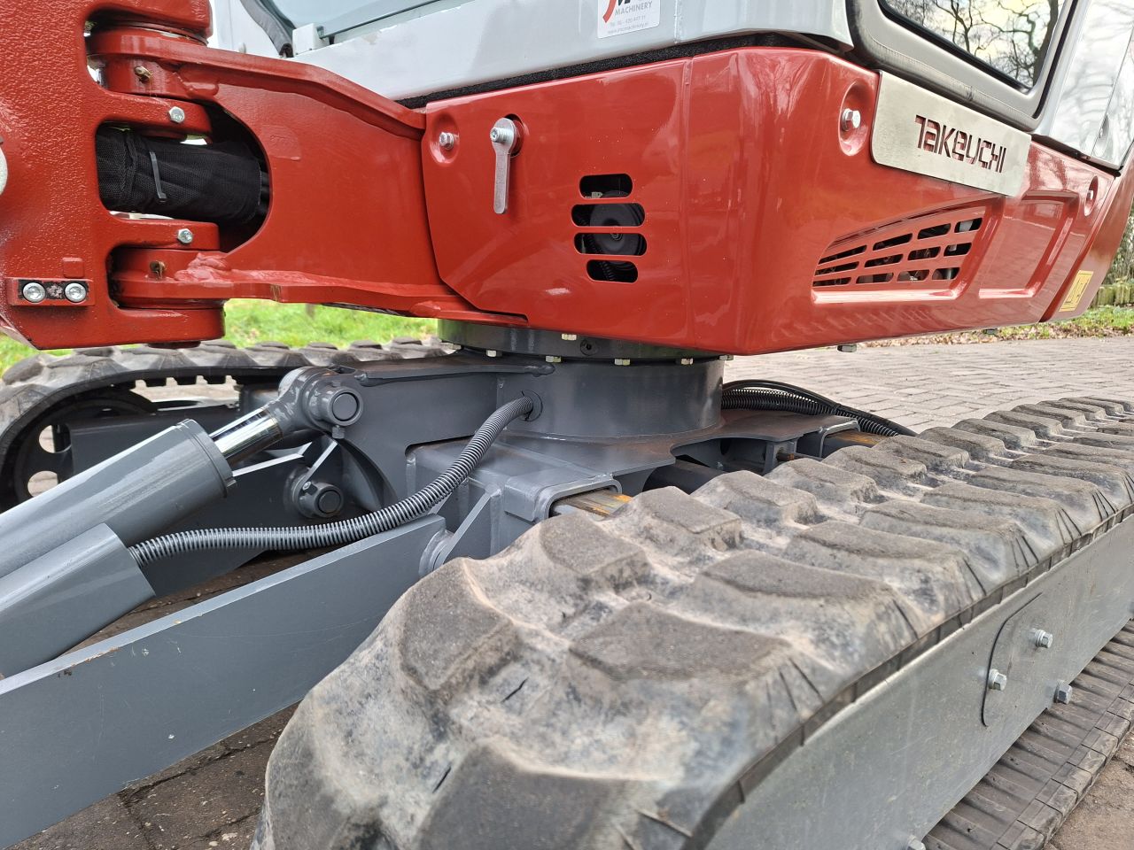 Takeuchi TB320 | bj2024 | 142 uur | Complete machine