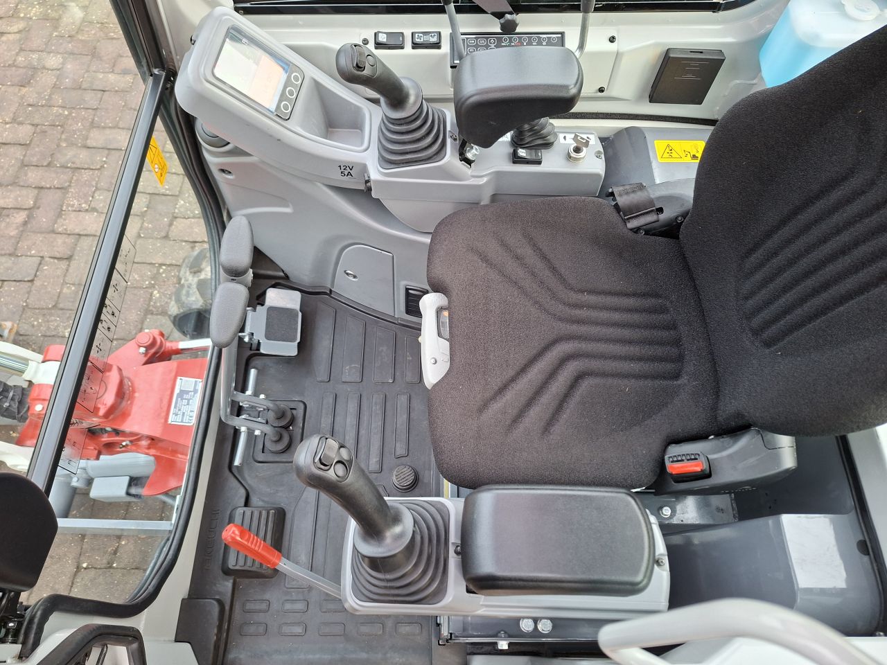 Takeuchi TB320 | bj2024 | 142 uur | Complete machine