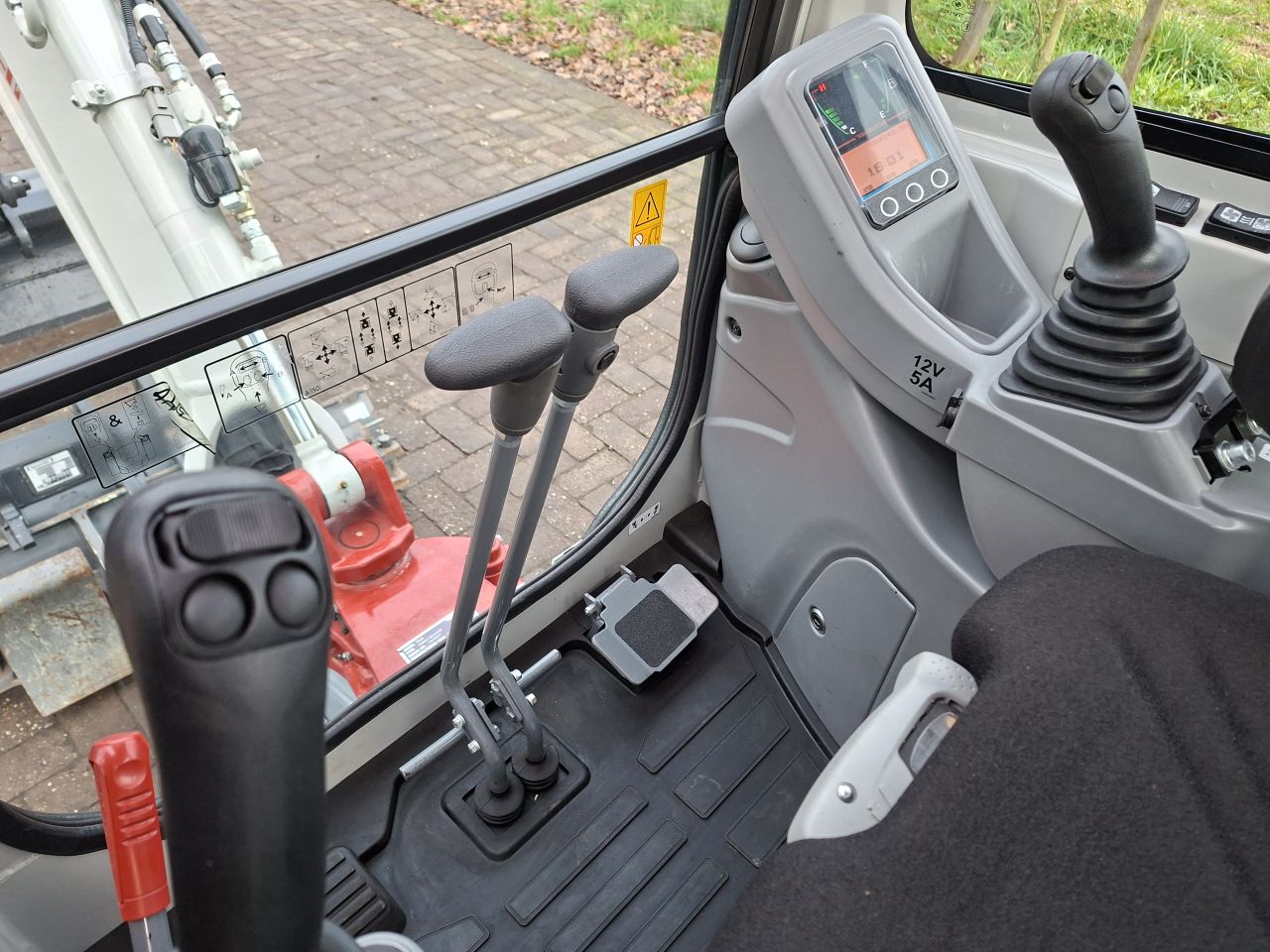 Takeuchi TB320 | bj2024 | 142 uur | Complete machine