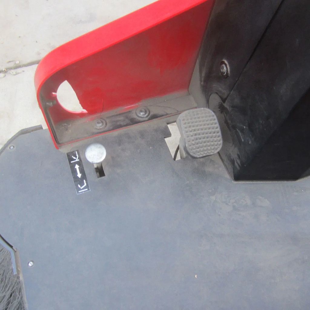 RCM Veegmachine zit-veeg Atom/E-plus.