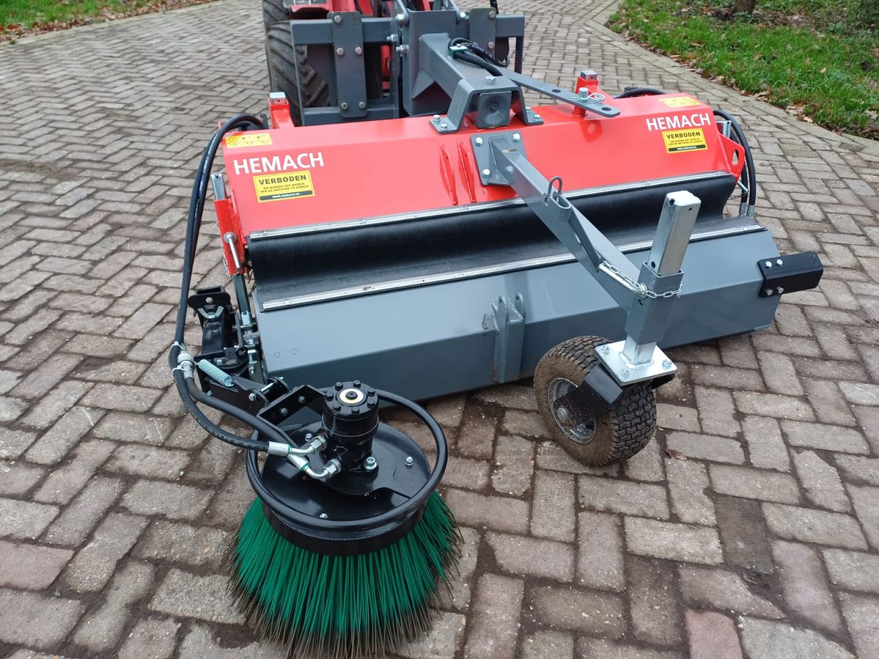 Hemach Demo veegmachine | Diverse uitvoeringen leverbaar |