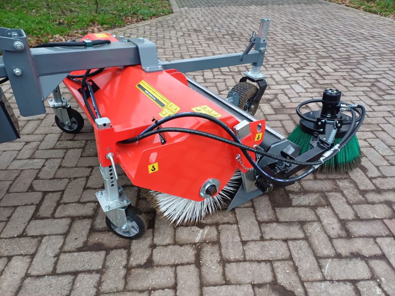 Hemach Demo veegmachine | Diverse uitvoeringen leverbaar |