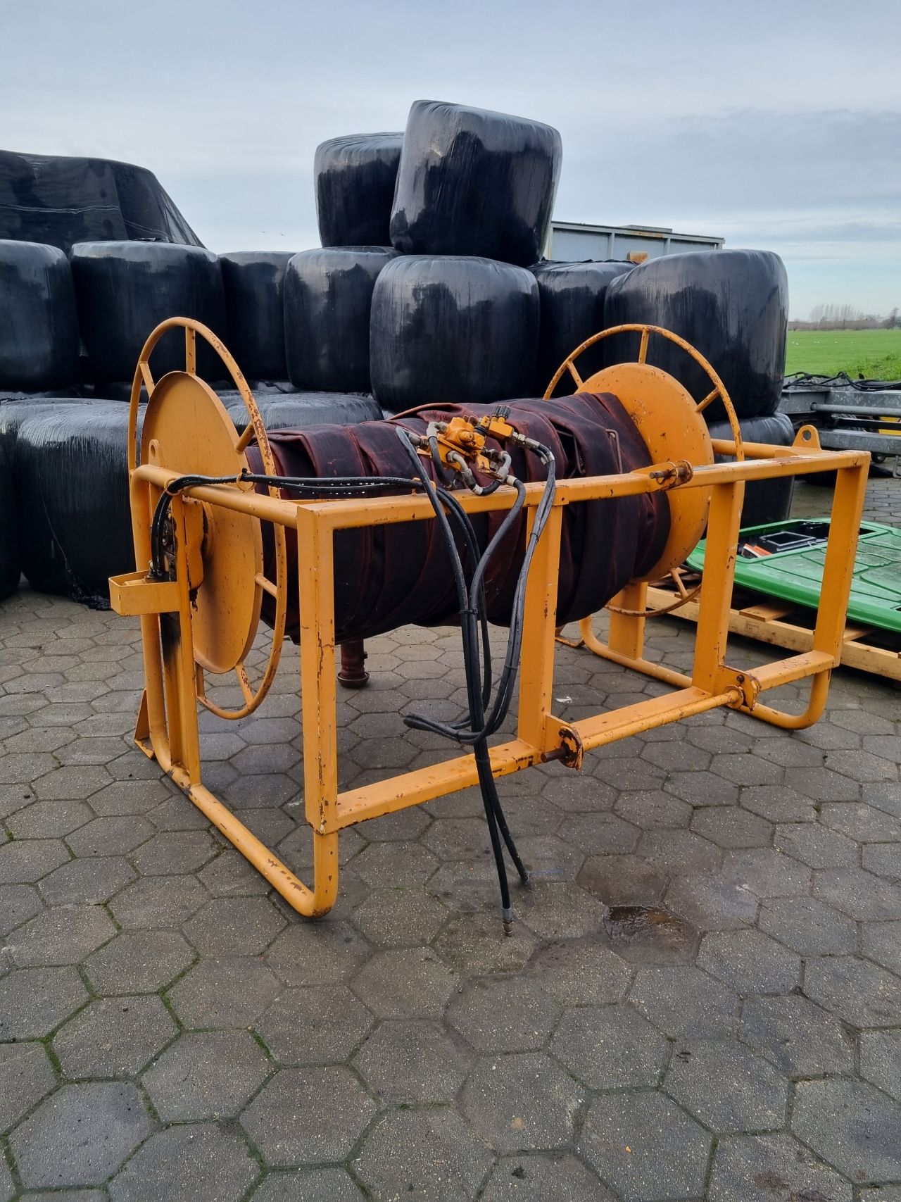 Veenhuis slangenhaspel met 400 meter Baars beregeningslang.