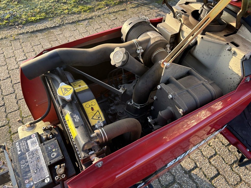 Shibaura ST318 gazonbanden