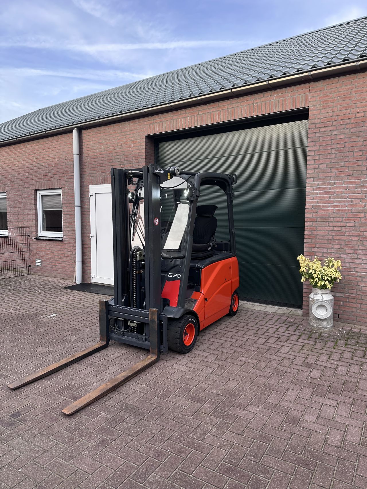 Linde E20PH 2000kg triplo elektrische heftruck