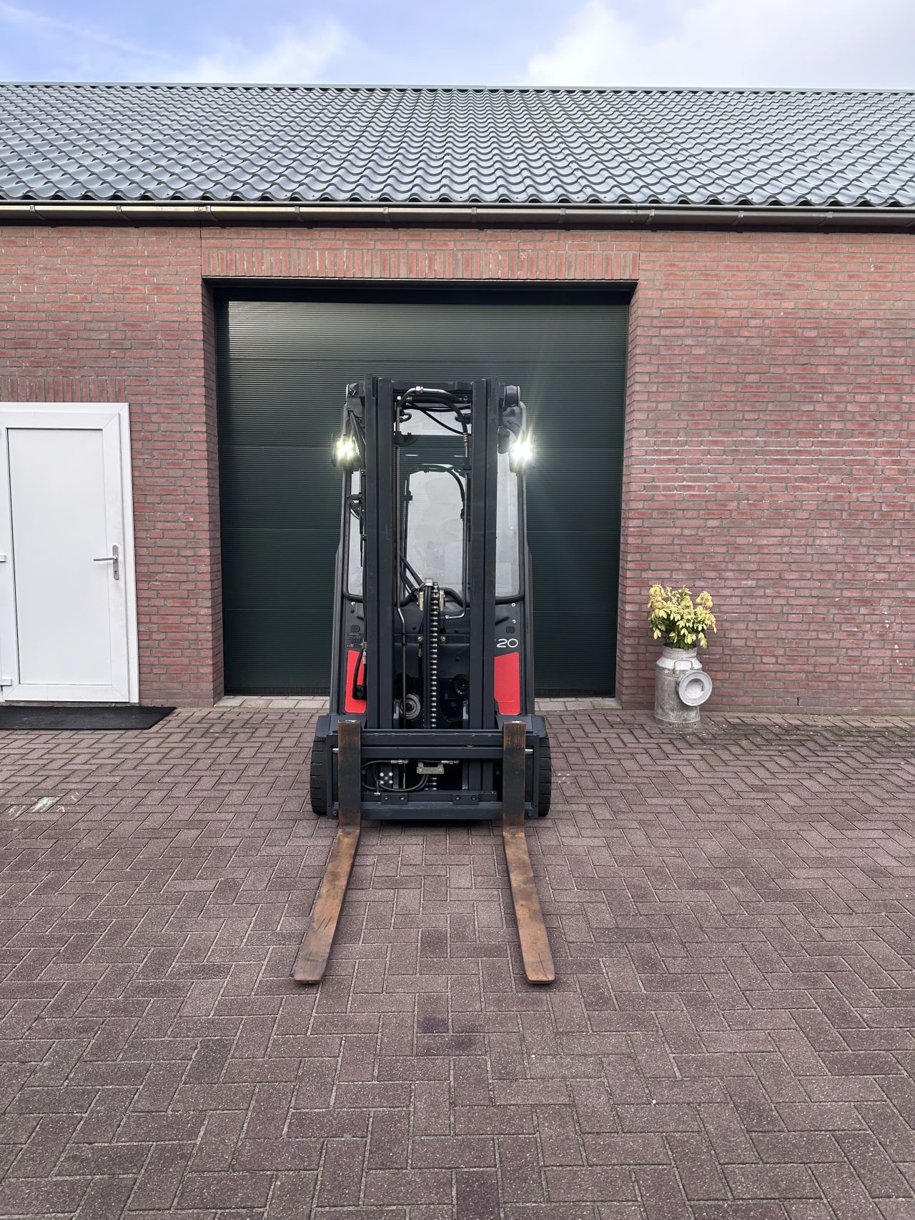 Linde E20PH 2000kg triplo elektrische heftruck