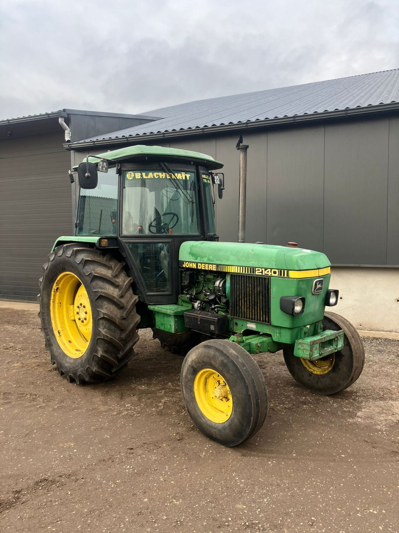 John Deere 2140