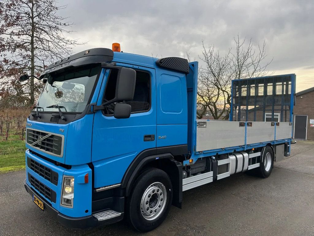 Volvo FM 340 / NL TRUCK / 4X2 / EURO5 / MACHINE TRANSPORT / HYDR. RAMP / WINCH
