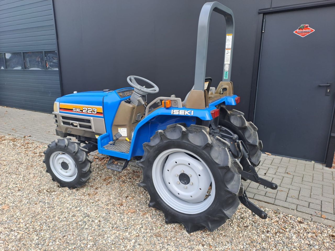 Iseki Sial 223