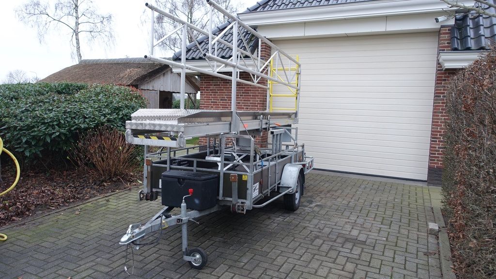 Aanhangwagen met aluminium loopbrug