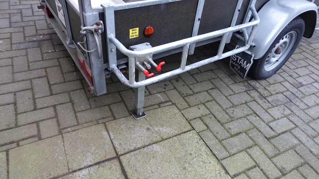 Aanhangwagen met aluminium loopbrug