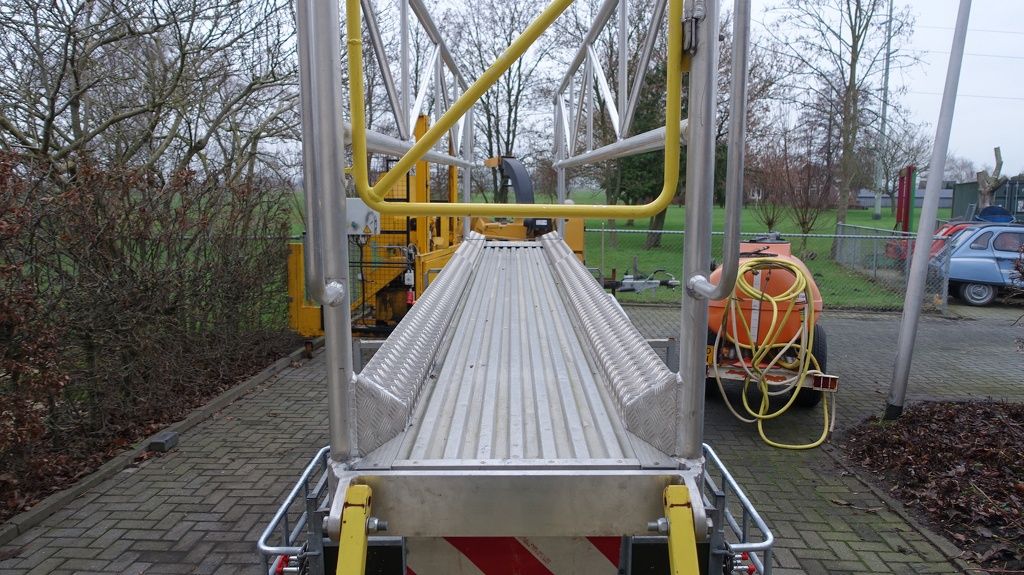 Aanhangwagen met aluminium loopbrug