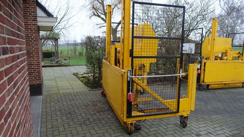 Stansz hef kantelsysteem voor containers/kisten